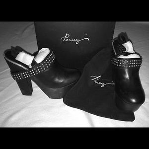 DOLCE VITA STUDDED LEATHER PLATFORMS SIZE 8 - NEW